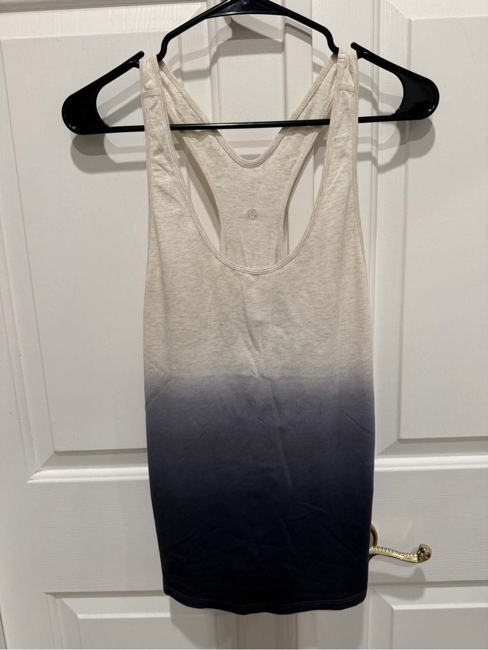 Lululemon women’s tank top ombré size 4 beige to dark blue